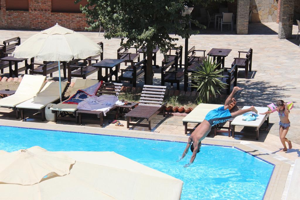 Esat Kusadasi